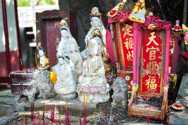 Straßenschrein für Guanyin, die Göttin der Barmherzigkeit in Hongkong — Stockfoto