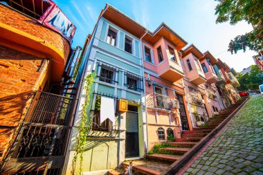 BALAT. Eski şehir Balat 'ta renkli evler. Fatih, İstanbul, Türkiye.