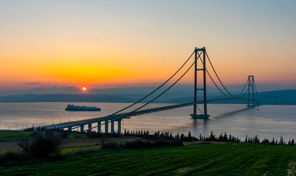 1915カナッカレのカナッカレ橋 トルコ トルコには世界最長の吊り橋が開通しました トルコ語 1915 Canakkale Koplusu GeliboluにLapsekiを接続します — ストック写真