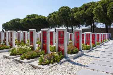 CANAKKALE, TURKEY - 26 Mart 2022: Canakkale Şehitleri Anıtı Askeri Mezarlığı.