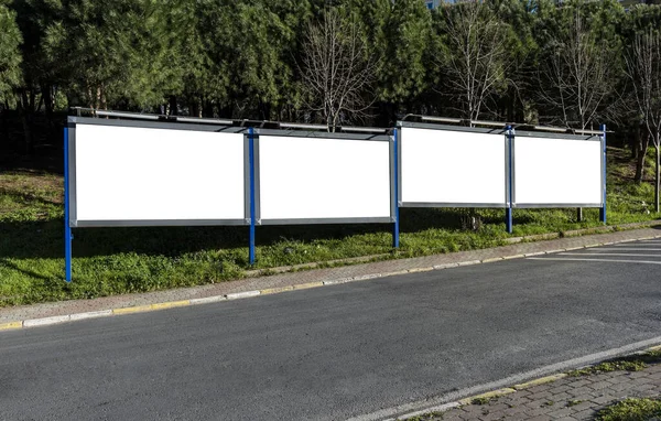 Große Leere Plakatwand Für Außenwerbung Vier Blank Frame Billboard Mockup — Stockfoto