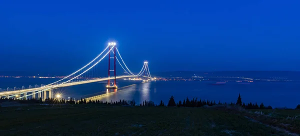 1915カナッカレのカナッカレ橋 トルコ トルコには世界最長の吊り橋が開通しました トルコ語 1915 Canakkale Koplusu GeliboluにLapsekiを接続します — ストック写真