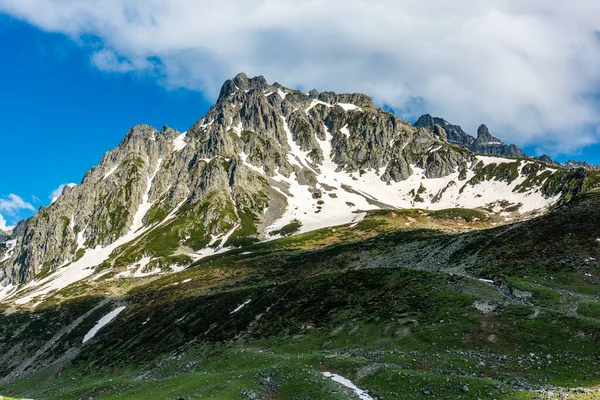 Rize 'deki Kackar Dağları, Türkiye. Karlı güzel bir manzara. Avusor Platosu.