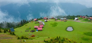 SAL Plateau hava görüntüsü. Bu plato, Rize 'nin Camlihemsin ilçesinde yer almaktadır. Kackar Dağları bölgesi. Rize, Hindi. İHA atışı.