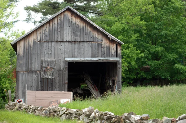 Staré dřevěné stodoly — Stock fotografie