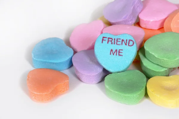 Valentijn snoep harten "vriend me" — Stockfoto