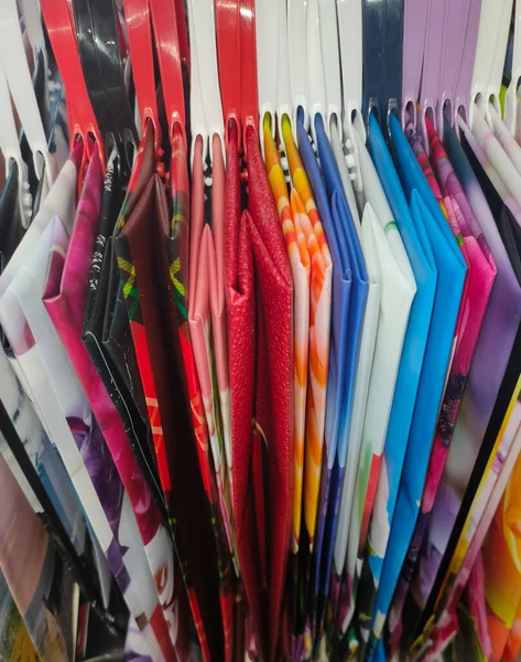 Подарочные Разноцветные Бумажные Ламинированные Пакеты Пластиковыми Ручками — стоковое фото