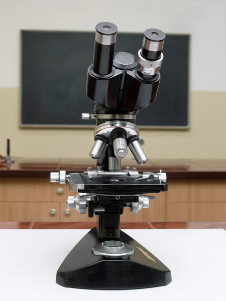Παλιό σχολείο μικροσκόπιο — Φωτογραφία Αρχείου