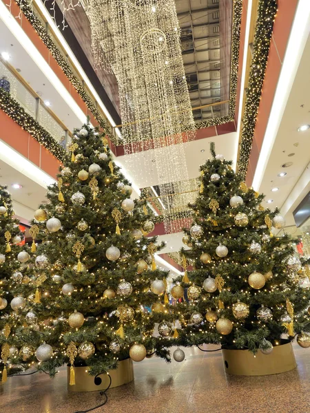 Christmas shopping mall — Stock Photo, Image