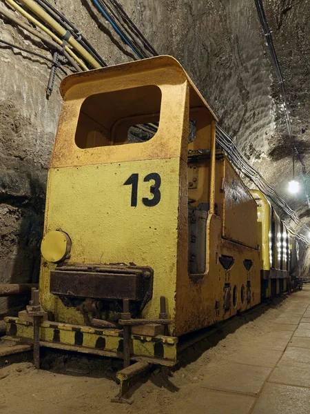 Старий потяг шахти — стокове фото