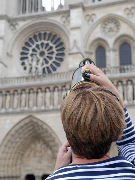 Zooming on Notre Dame Cathedral — Stock Photo, Image