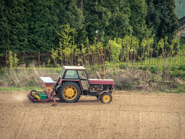 Arable Field Being Planted Farm Tractor Sowing Machine — Stok fotoğraf