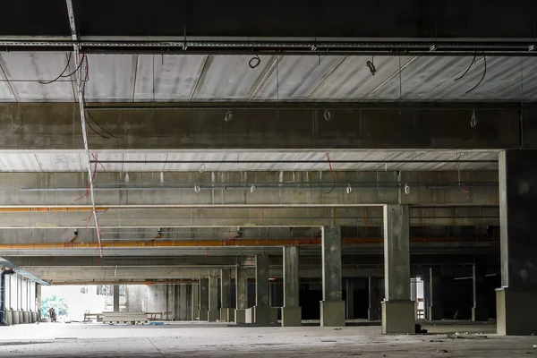 Large Shopping Center Underground Parking Lot Construction — 图库照片