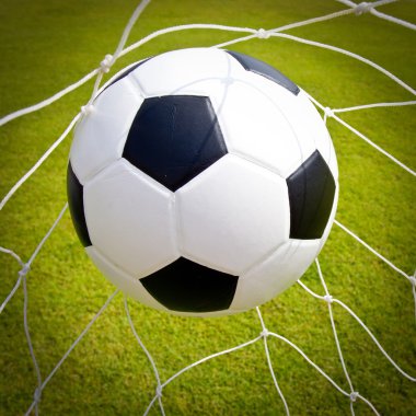 Futbol topu kalede