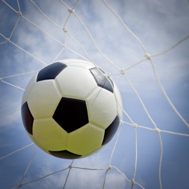 Futbol topu kalede