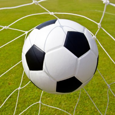Futbol topu kalede