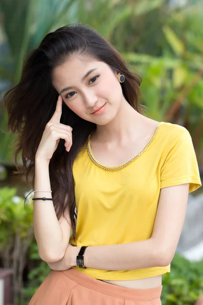 Portrait beautiful Asian Girl t — Stock Photo, Image