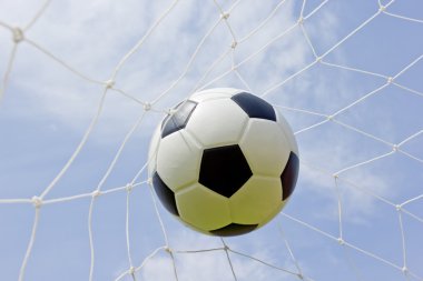 Futbol topu kalede