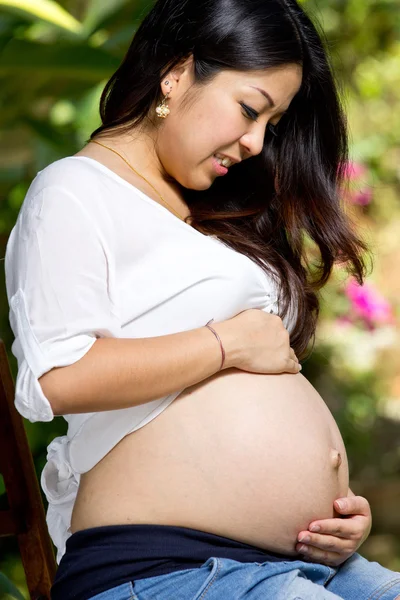 Underbar gravid kvinna — Stockfoto