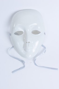 Beyaz Tiyatro maskeleri