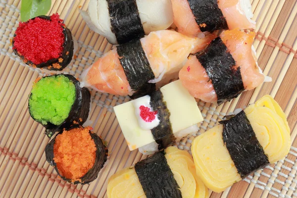 Sushi comida japonesa — Foto de Stock