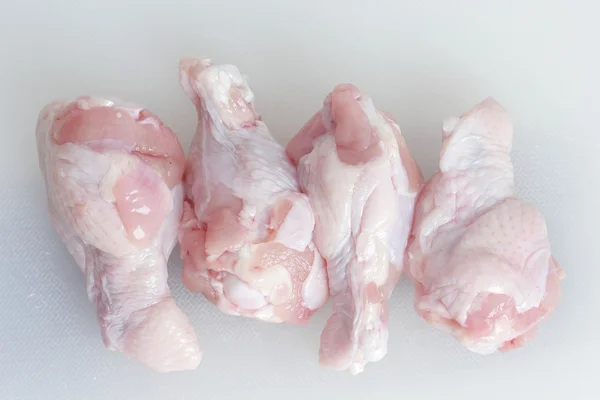 Cuisses de poulet crues — Photo