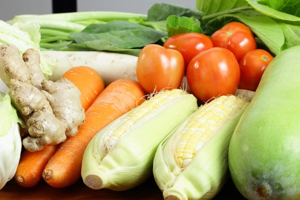 Préparation de légumes frais — Photo