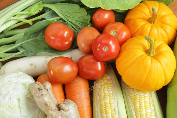 Préparation de légumes frais — Photo