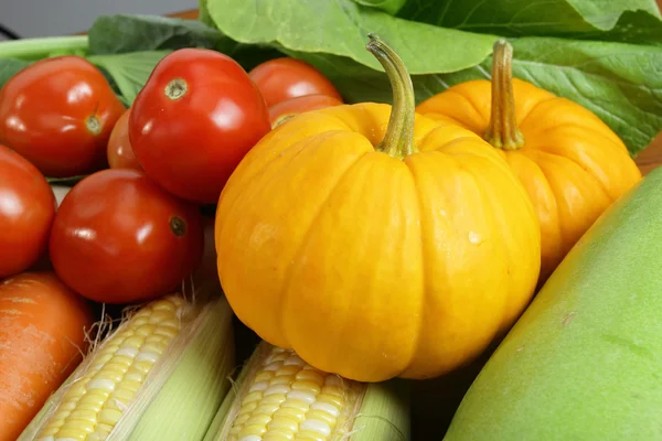 Préparation de légumes frais — Photo