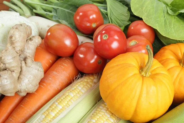 Frisches Gemüse zubereiten — Stockfoto