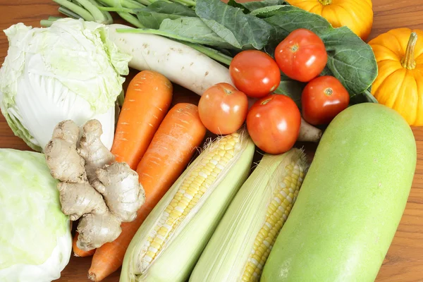 Frisches Gemüse zubereiten — Stockfoto