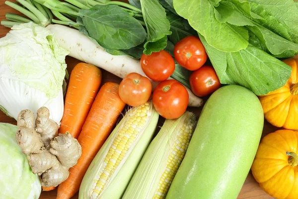 Preparación de verduras frescas — Foto de Stock