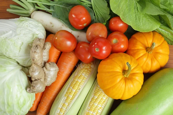 Frisches Gemüse zubereiten — Stockfoto