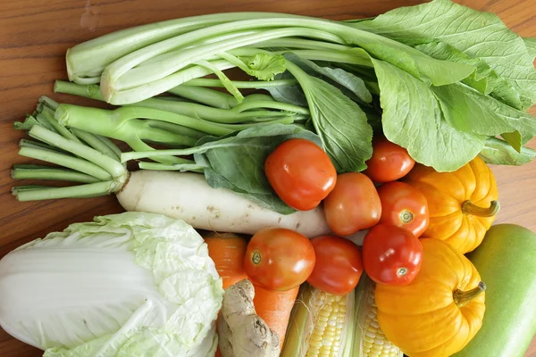 Préparation de légumes frais — Photo