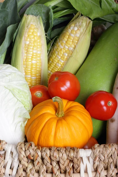 Préparation de légumes frais — Photo