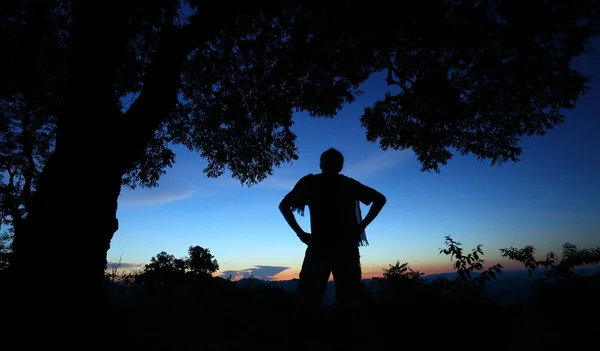 Silhouette people stand and look nature — Stock Photo, Image