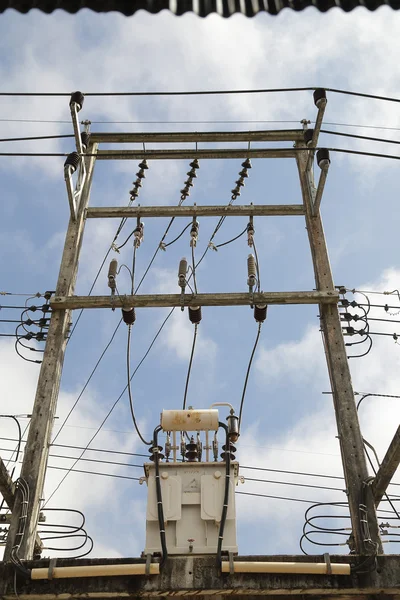 Fechar transformador de energia elétrica — Fotografia de Stock