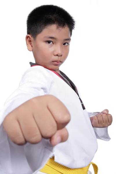 Bonito menino taekwondo treinado atividade de luta — Fotografia de Stock