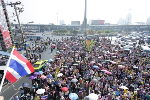 BANGKOK - DIC 9: Muchos 5 millones de personas marcharon a favor del gobierno — Foto de Stock