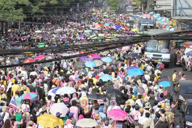 Bangkok - Aralık 9: hükümet için birçok 5 milyon kişi yürüdü