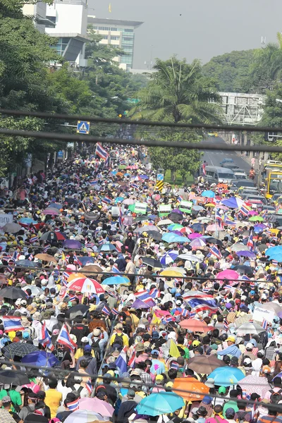 BANGKOK - DEC 9: Molti 5 milioni di persone hanno camminato per l'anti-governo — Foto Stock
