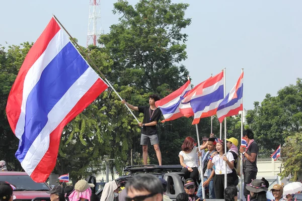 Bangkok - 9. Dezember: viele 5 Millionen Menschen gingen für die Regierungsgegner — Stockfoto