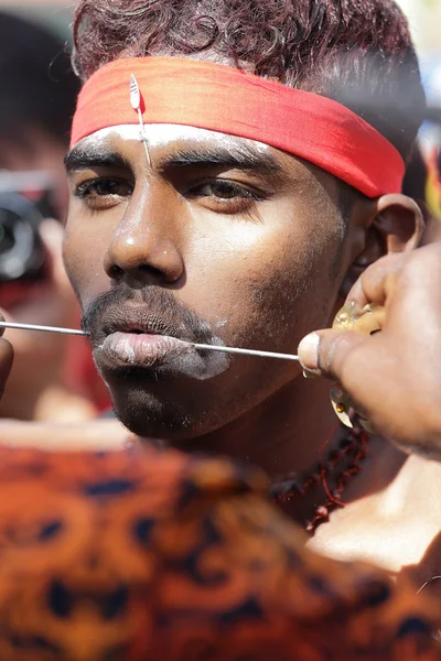 PENANG, Malaysia - JANUARY 17: Indian devotee prepare for celebr — Stock Photo, Image