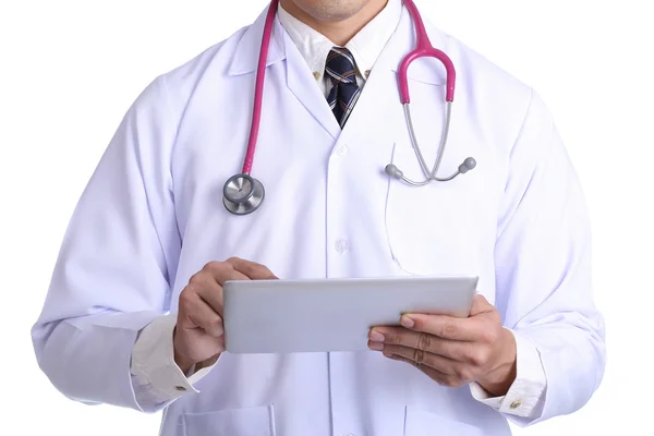 Médico segurando toque pad para verificar paciente — Fotografia de Stock