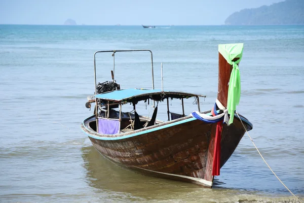 长尾巴的泰国船 — 图库照片