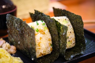 Japon top pirinç onigiri