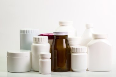 Konteynerler tıbbi şişe