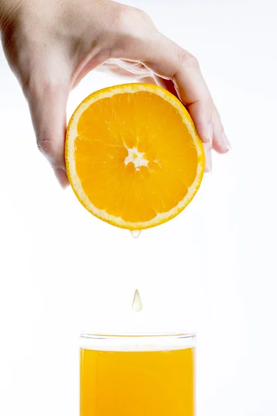 Portakal suyu veda partisi için kahvaltı hazırlamak — Stok fotoğraf
