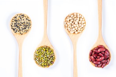 Mung fasulye, kırmızı fasulye, soya fasulyesi ve siyah-beyaz susam