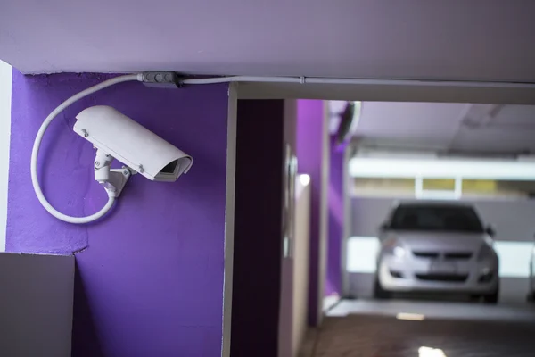 CCTV asmak için onay suitation — Stok fotoğraf